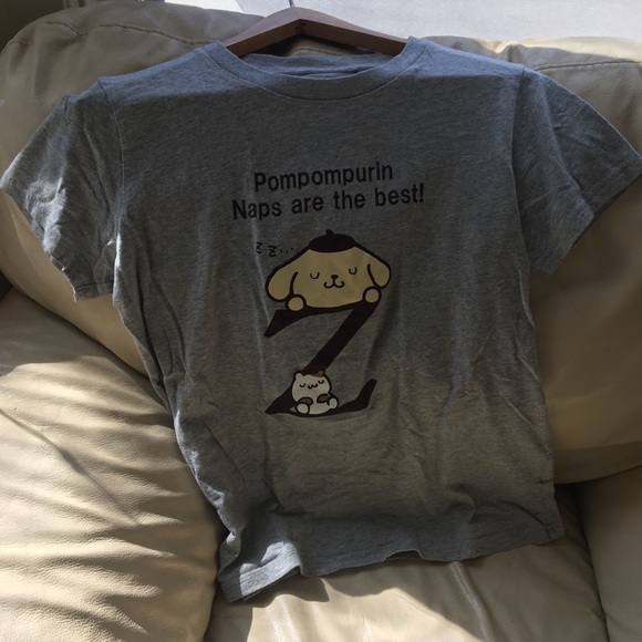 Uniqlo Pompompurin Gray UT graphic T-shirt - Picture 2 of 5